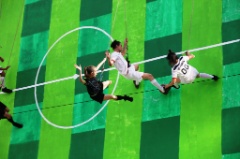 Foot a la Verticale 33 * 5616 x 3744 * (7.6MB)